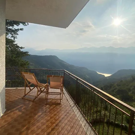 Schones Ferienhaus Mit Herrlichem Blick Zum Gardasee