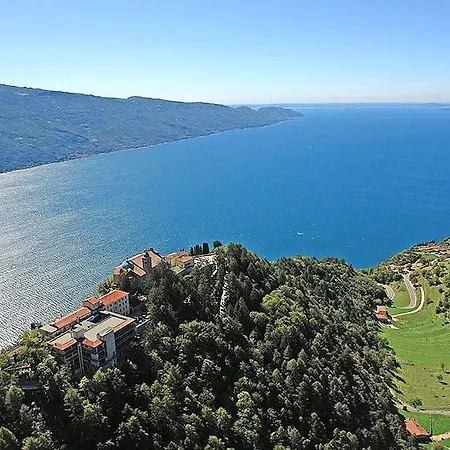 Schones Ferienhaus Mit Herrlichem Blick Zum Gardasee * Tignale