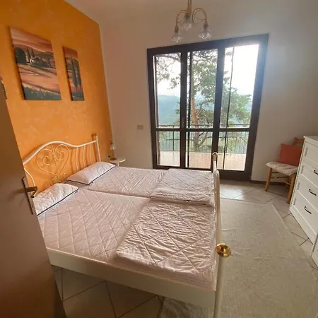 Schones Ferienhaus Mit Herrlichem Blick Zum Gardasee